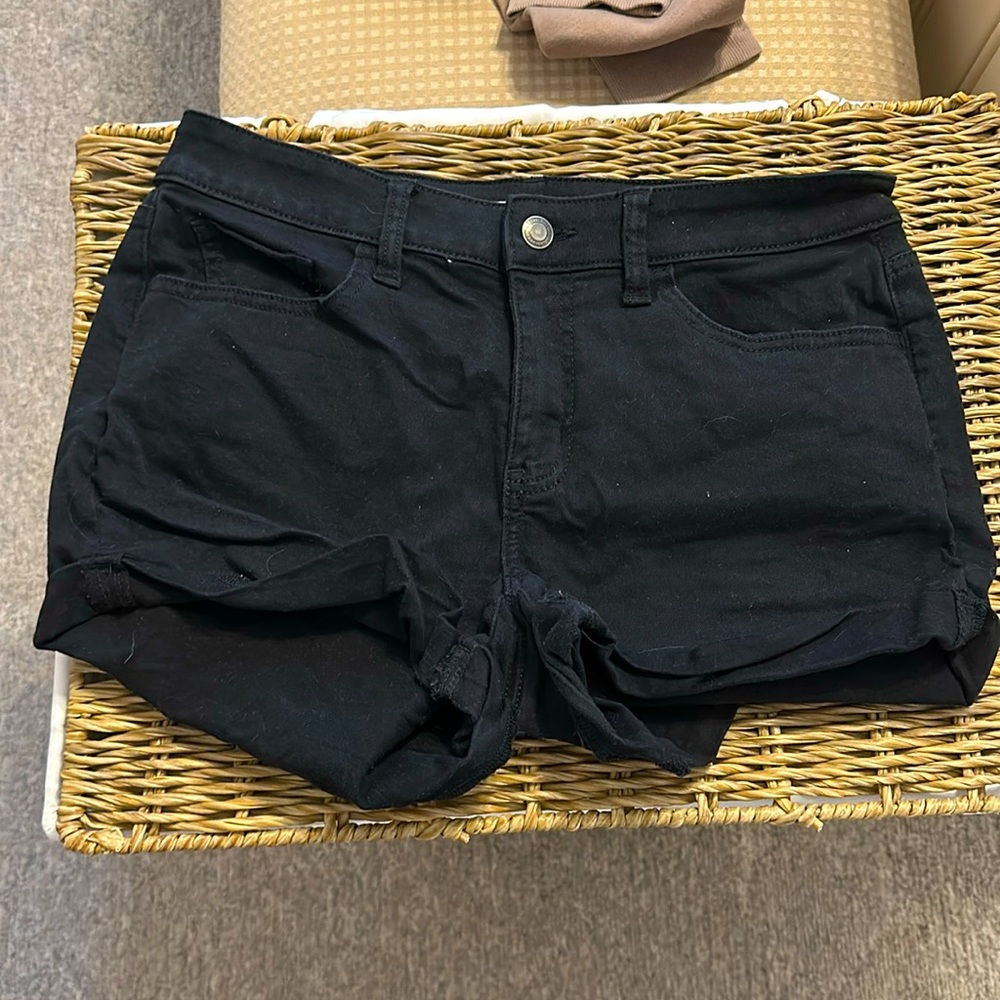 So low rise favorite shortie. Size 9.